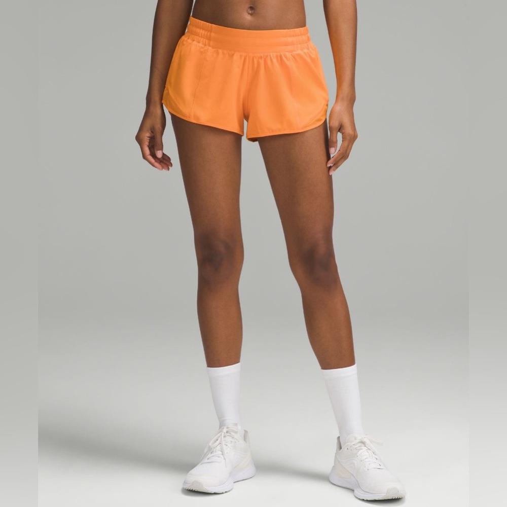 Lululemon Hotty Hot Low-Rise Lined Short 2.5”
